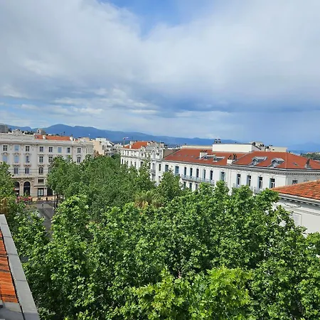Carré D'or Le Plazza 3p * Antibes
